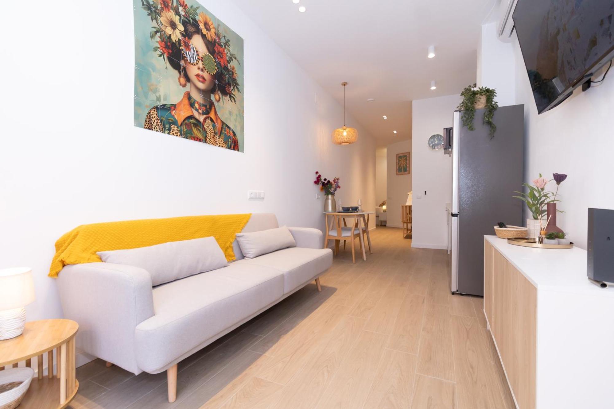 New! Luxury & Central Apartment Close To Metro! Between Beach & City Center *